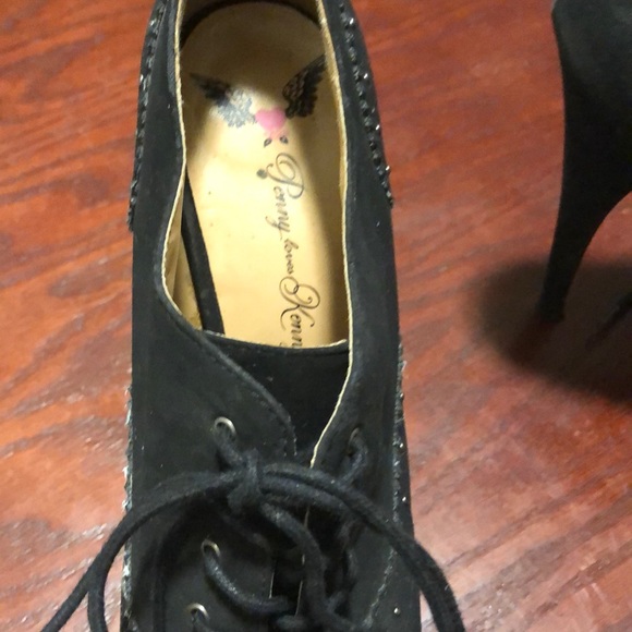 High heels - Picture 4 of 4